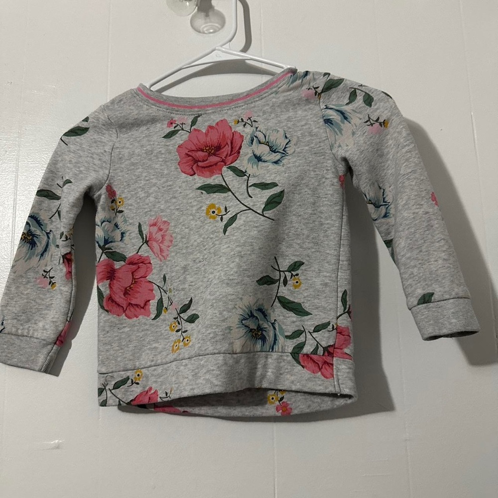 Sweatshirt